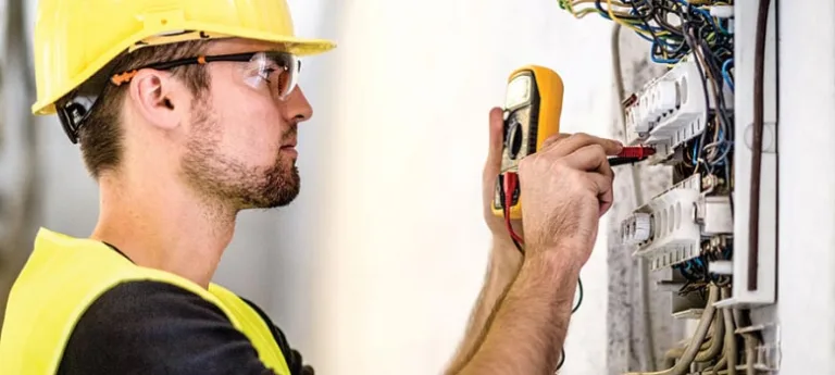 pros and cons of hiring electrician 01